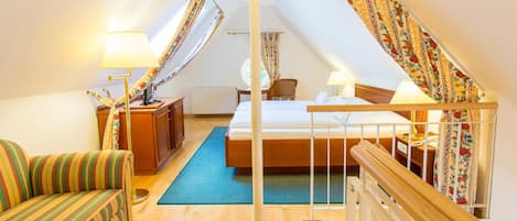 Literie hypoallergénique, minibar, coffre-fort, décor unique
