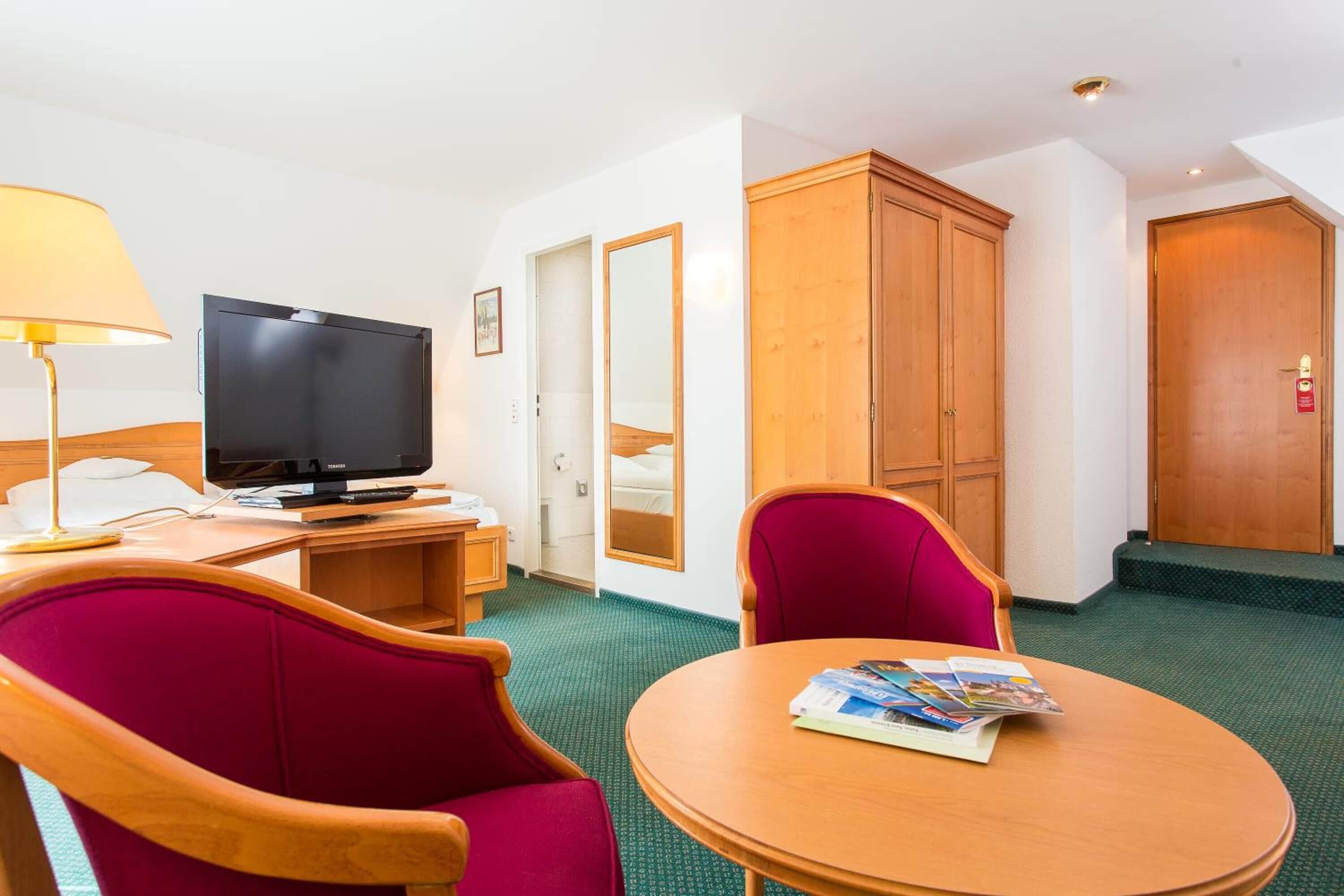 17-inch flat-screen tv with cable channels, tv