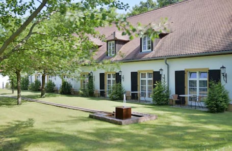 Property grounds. Churfuerstliche Waldschaenke Moritzburg
