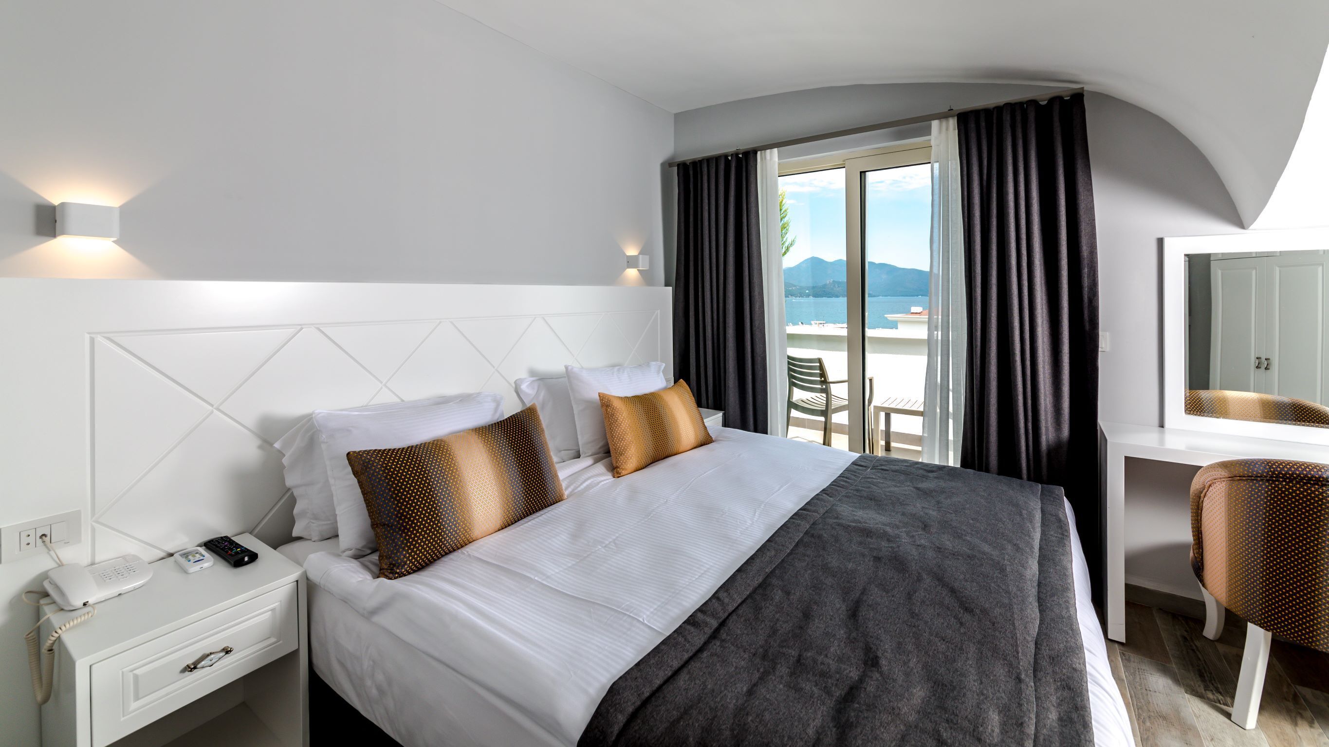 standard room land view | 1 bedroom, minibar, in-room safe, soundproofing