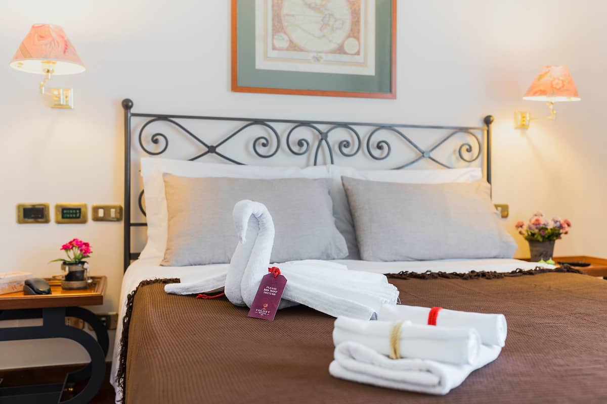 Double Room | Desk, free WiFi, bed sheets, wheelchair access