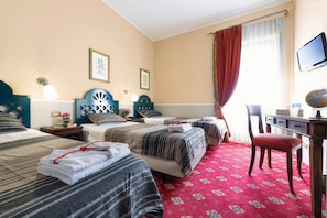 Triple Room | Desk, free WiFi, bed sheets, wheelchair access