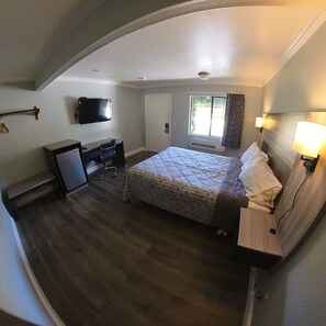 Standardzimmer, 1 Queen-Bett | Schreibtisch, kostenloses WLAN