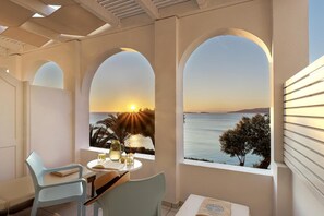 Outdoor dining - Aneroussa Beach (Andros)
