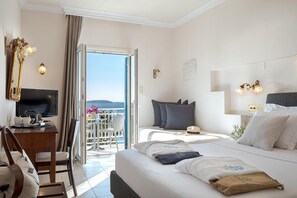 In-room safe, iron/ironing board, free cots/infant beds, free WiFi - Aneroussa Beach (Andros)