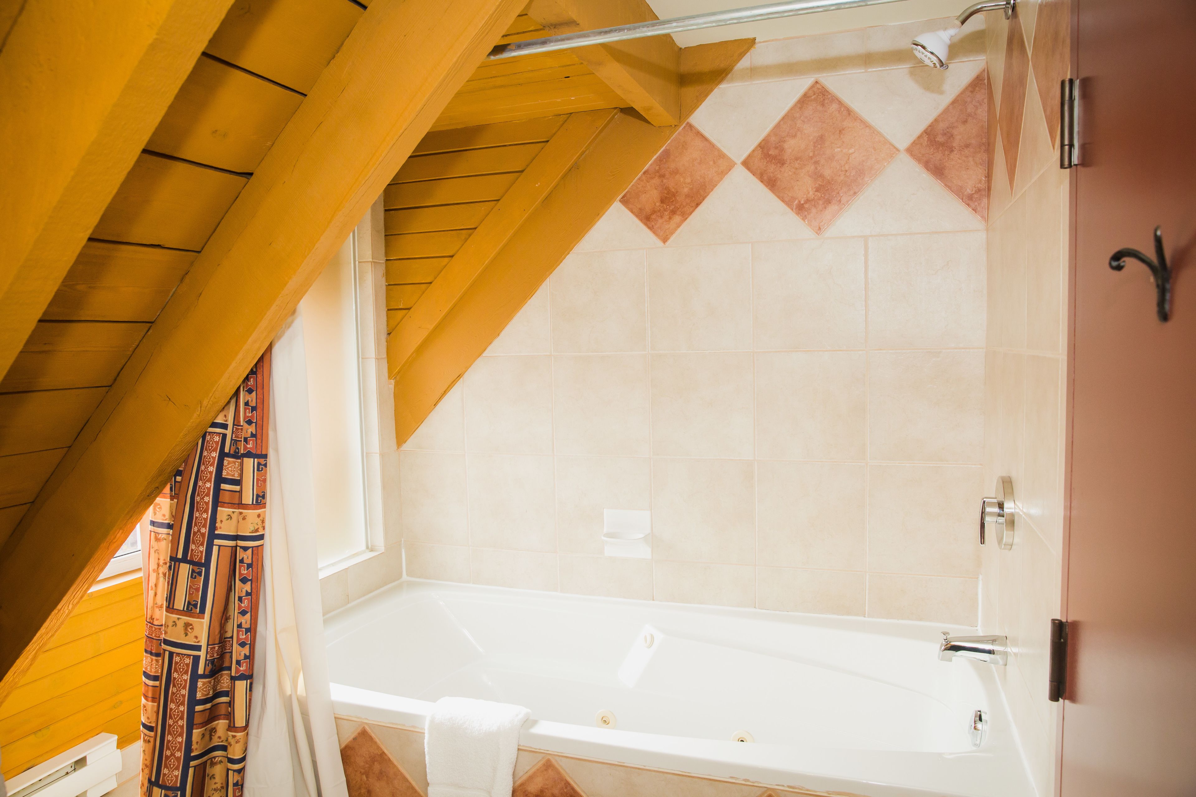 deep-soaking bathtub