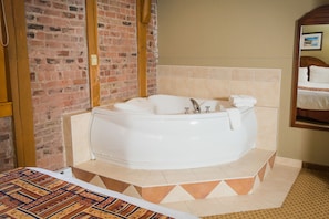 Executive Room, 1 King Bed | Jetted tub - The Murray Premises Hotel (St. John's)