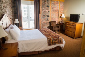 Standard Room, 1 Queen Bed