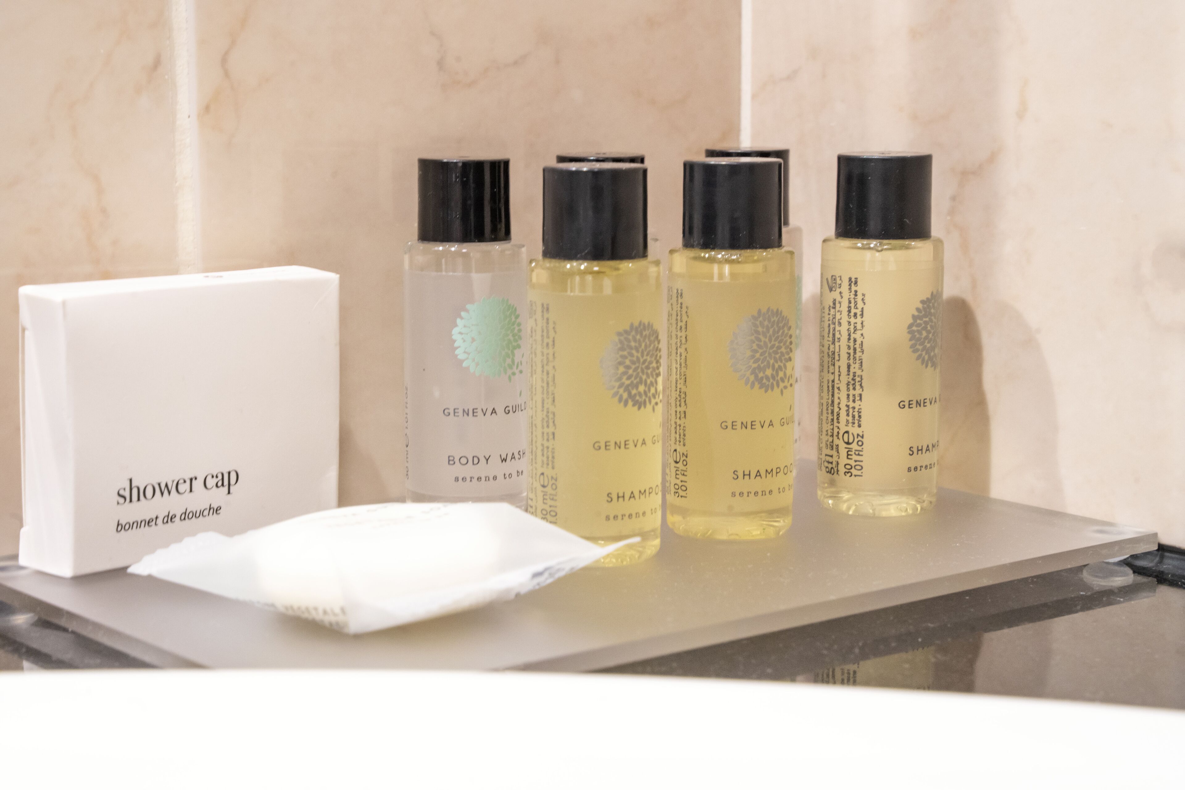 triple room | bathroom | combined shower/bathtub, free toiletries, hair dryer, towels