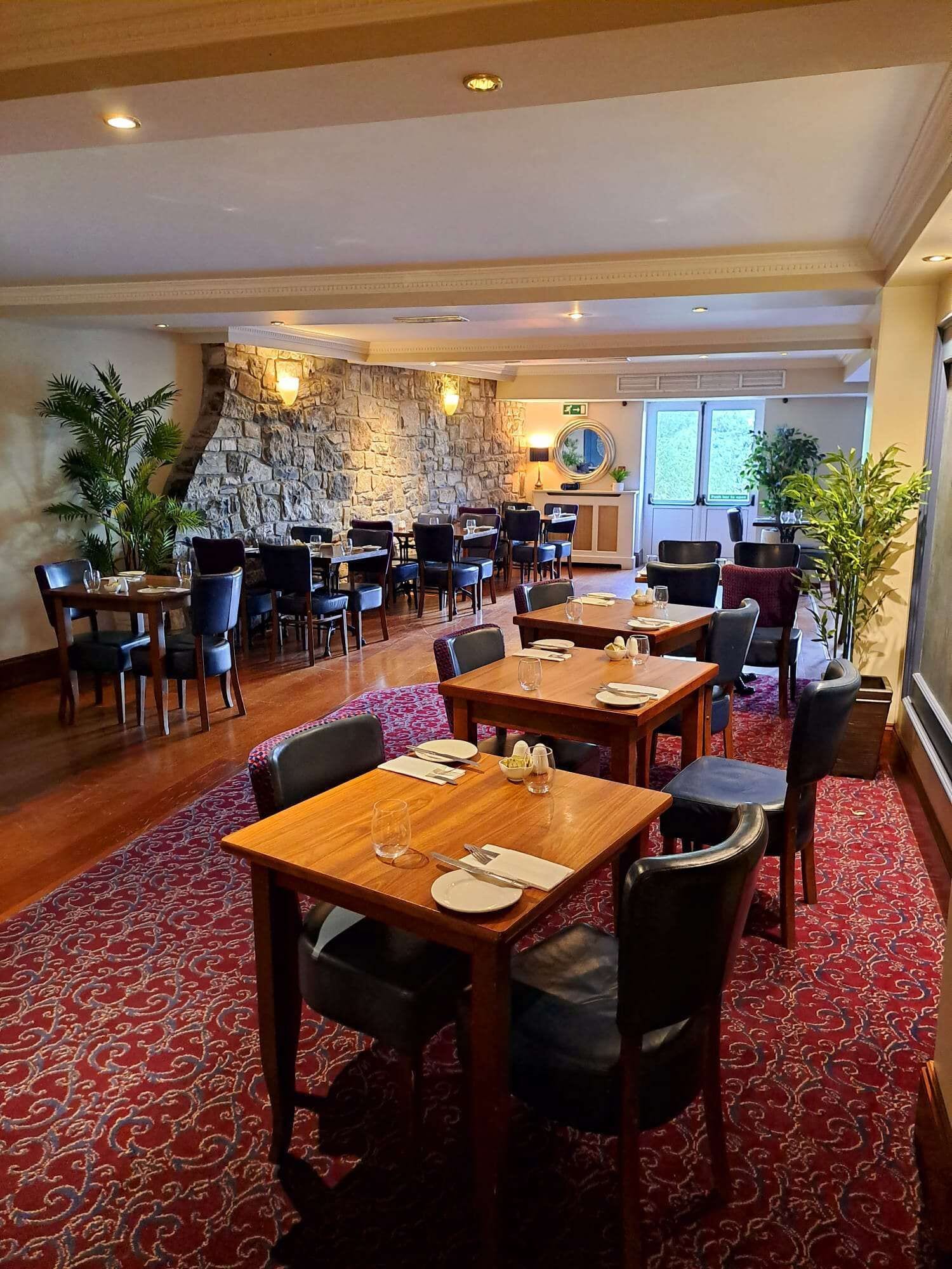 breakfast, lunch and dinner served