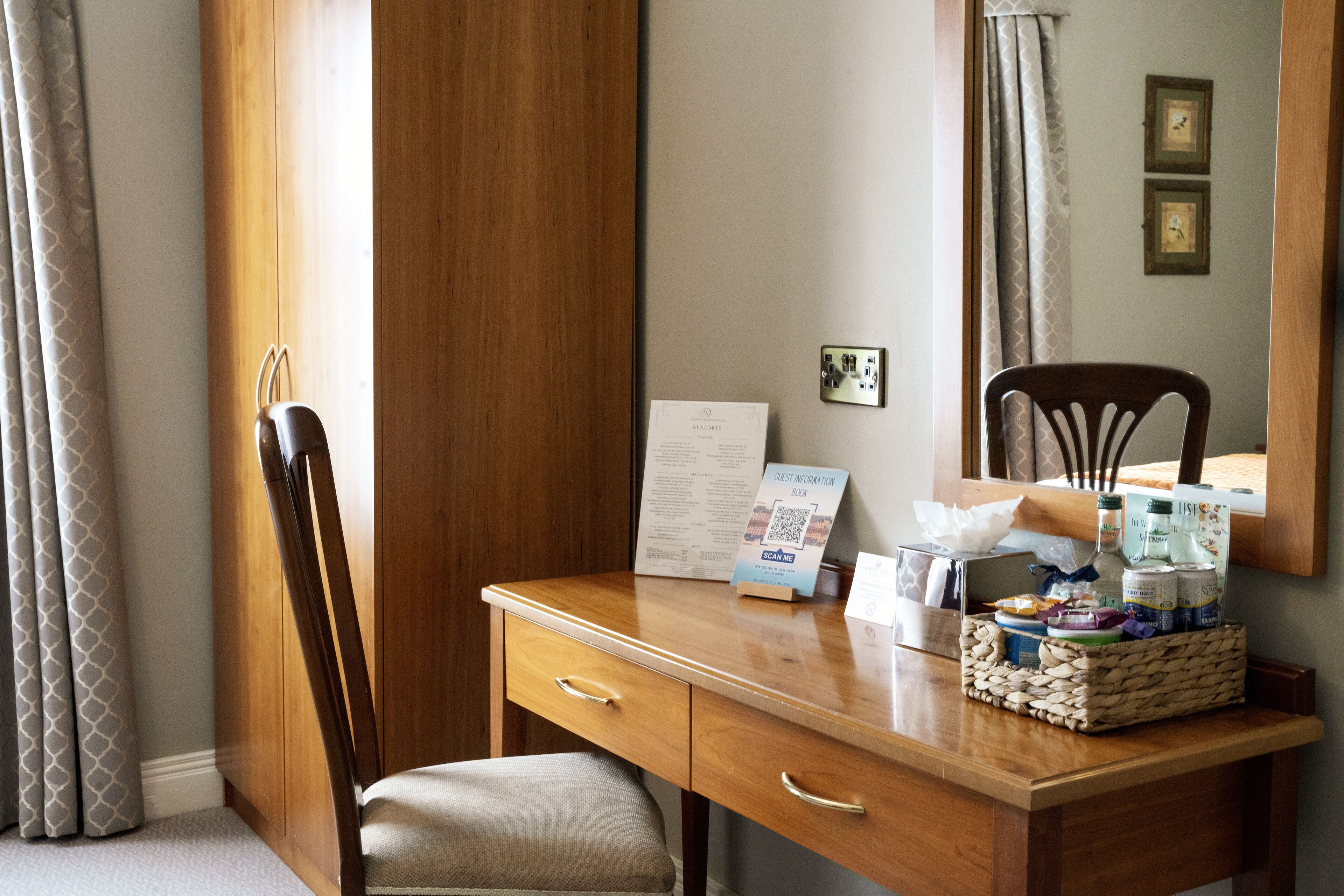 double room | desk, iron/ironing board, free cots/infant beds, free wifi