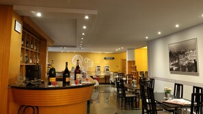 Frokostbuffé hver dag (EUR 8 per person)