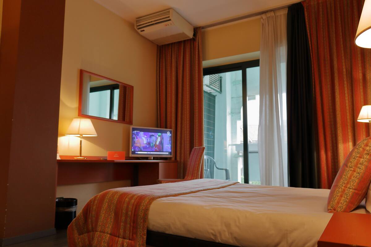 comfort double room, terrace | minibar, in-room safe, desk, free wifi