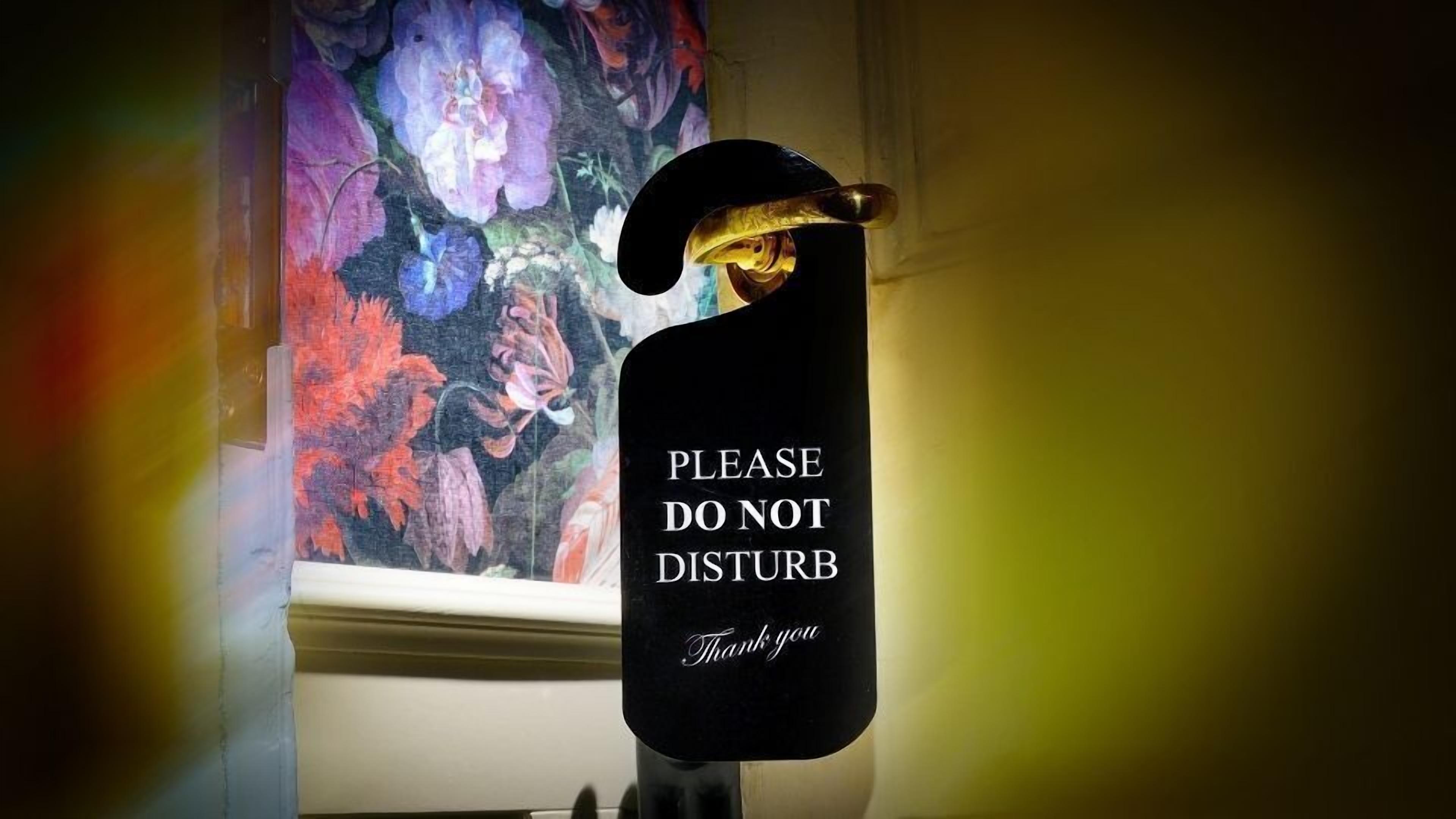 singleton suite | in-room safe, individually decorated, individually furnished, desk