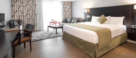 Egyptian cotton sheets, premium bedding, pillowtop beds, minibar