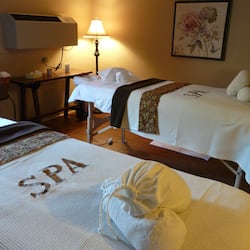 Couples treatment room(s), body treatments, aromatherapy