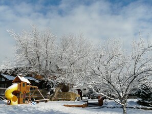 Children’s play area – outdoor
