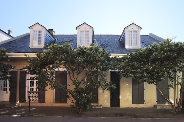 Bagian depan properti