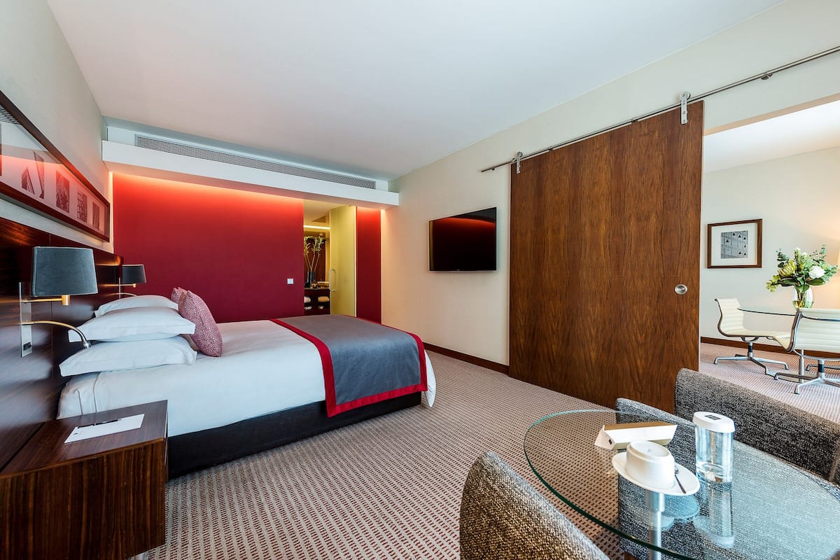 Family Suite | Premium bedding, minibar, in-room safe, desk