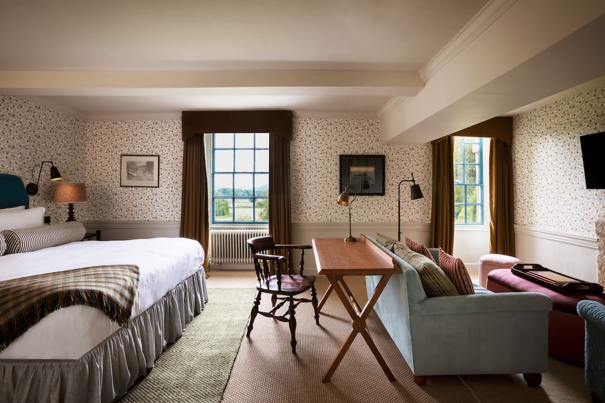 superior double room | egyptian cotton sheets, premium bedding, minibar, individually decorated