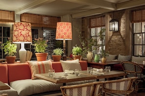 2 restaurants; breakfast, lunch, dinner and brunch served  - Cavendish Hotel (Bakewell)