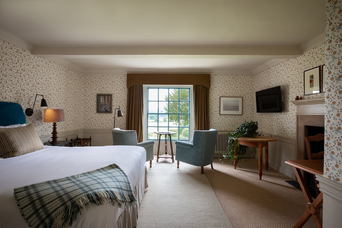 superior double room | egyptian cotton sheets, premium bedding, minibar, individually decorated