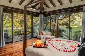 蜜月小屋 | 熨斗/熨衣板、收费 WiFi、床单