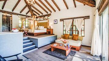Cabin Suite | Iron/ironing board, WiFi, bed sheets