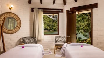 Salas de tratamiento para parejas, tina de hidromasaje y baño de vapor