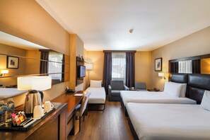 Tomannsrom – deluxe | Sengetøy av topp kvalitet, memory foam-senger, minibar og safe på rommet