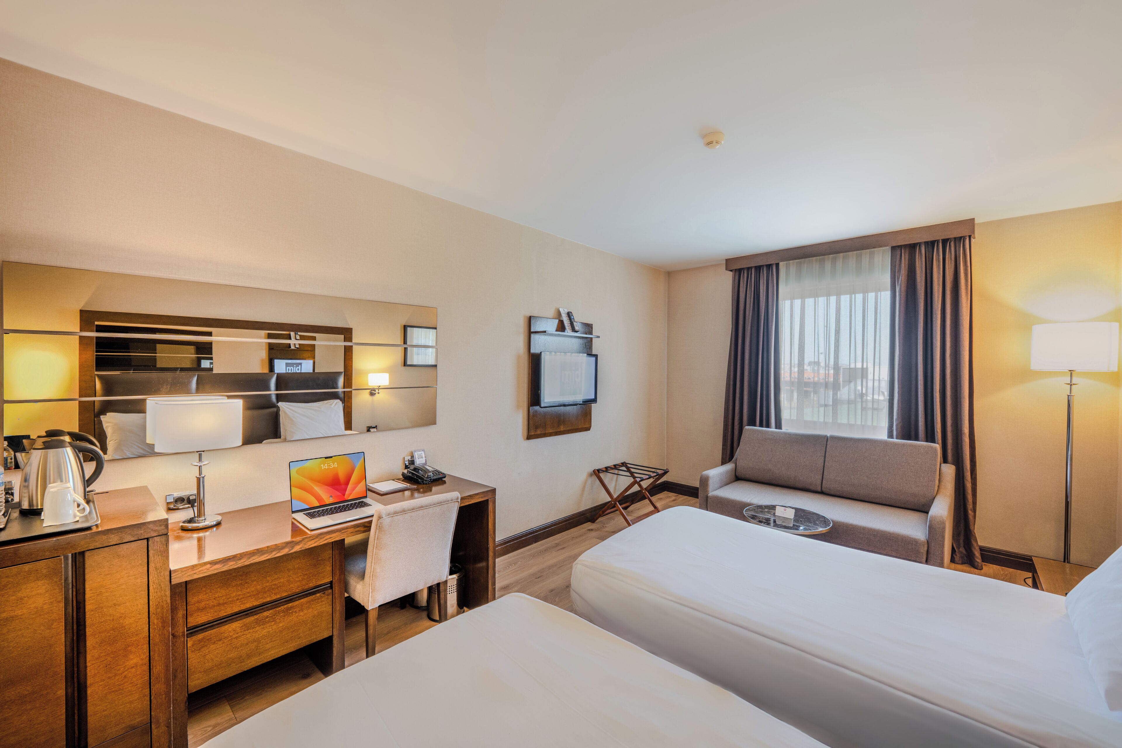 Family Room | Premium bedding, memory foam beds, minibar, in-room safe