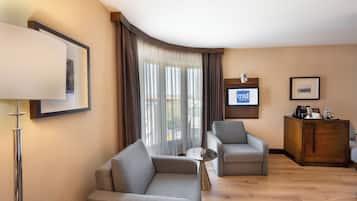 Suite, 1 cama doble, en esquina | Ropa de cama de alta calidad, colchones viscoelásticos, minibar