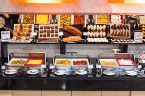 Daily buffet breakfast for a fee - Midtown Hotel Istanbul (Istanbul)