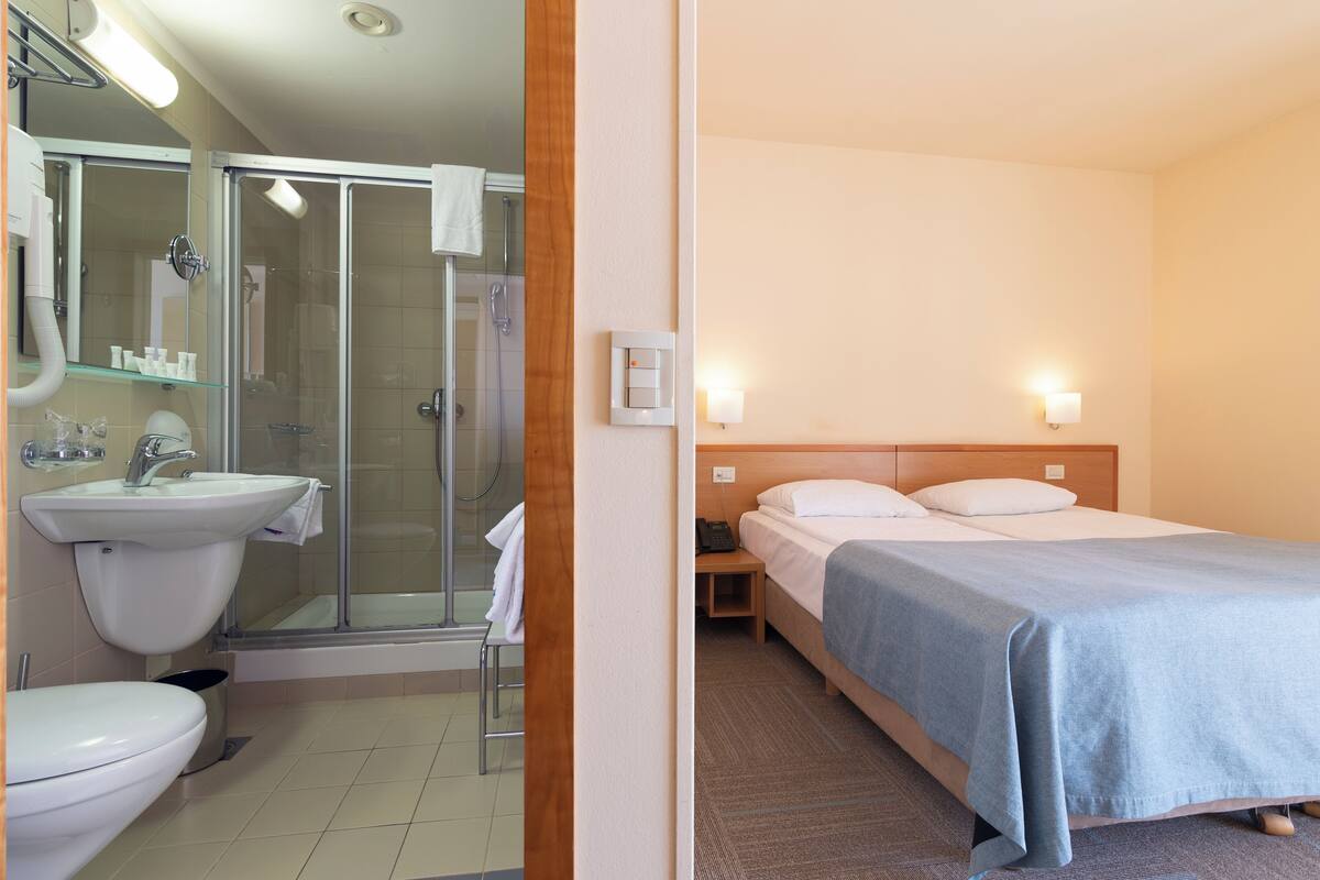 superior double or twin room, sea view, beachfront | minibar, in-room safe, desk, blackout curtains