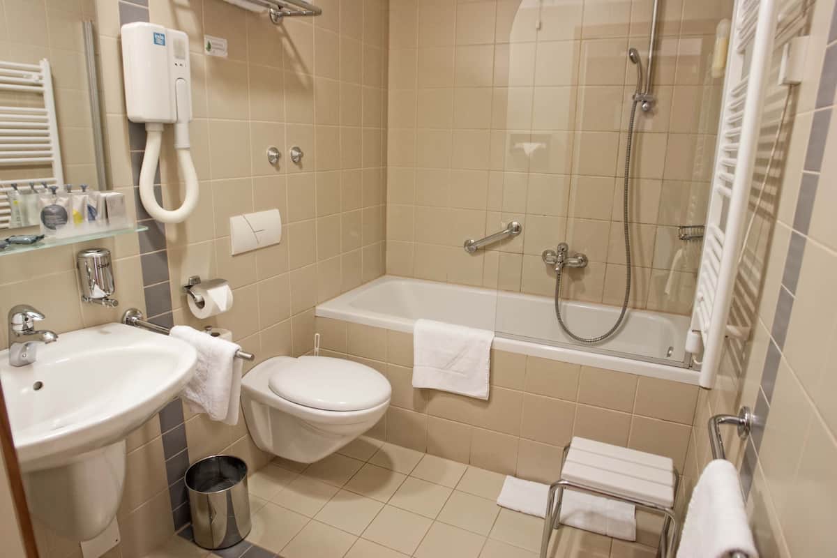 minibar, in-room safe, desk, blackout curtains