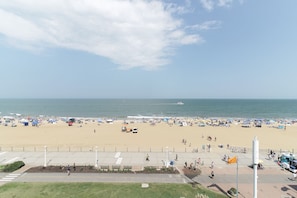 Vista para praia/oceano