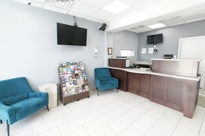 Lobby - Marjac Suites Virginia Beach Oceanfront (Virginia Beach)