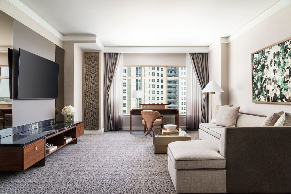 1 bedroom, premium bedding, down comforters, minibar
