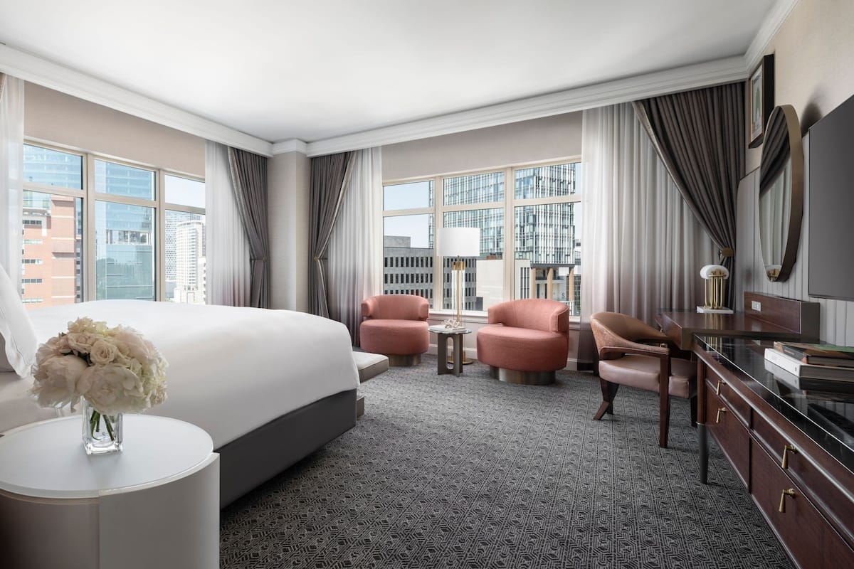 Deluxe Room, 1 King Bed, Non Smoking, Corner | 1 bedroom, premium bedding, down comforters, minibar
