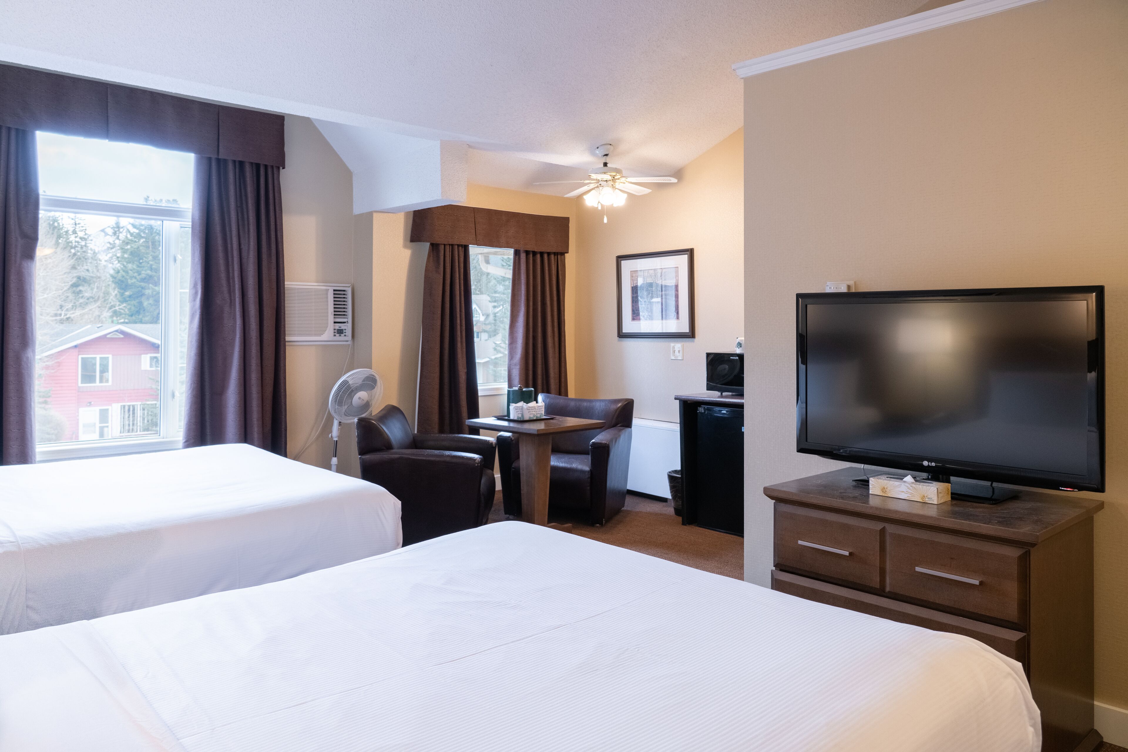 superior room, 2 queen beds | room amenity