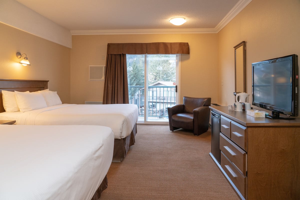 Superior Room, 2 Queen Beds, Balcony