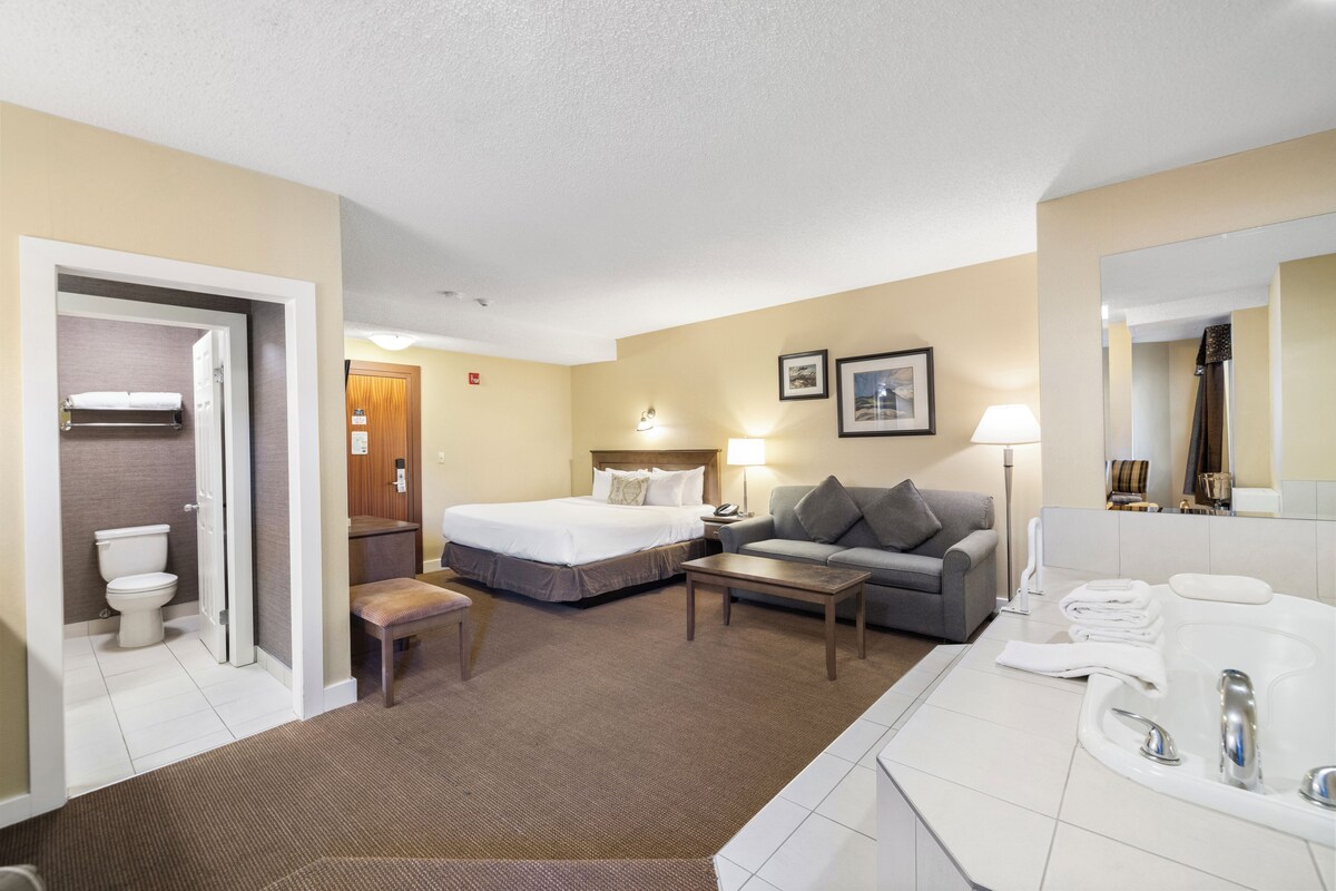 Superior kamer, 1 kingsize bed, bubbelbad | Hypoallergeen beddengoed, gratis wifi, beddengoed