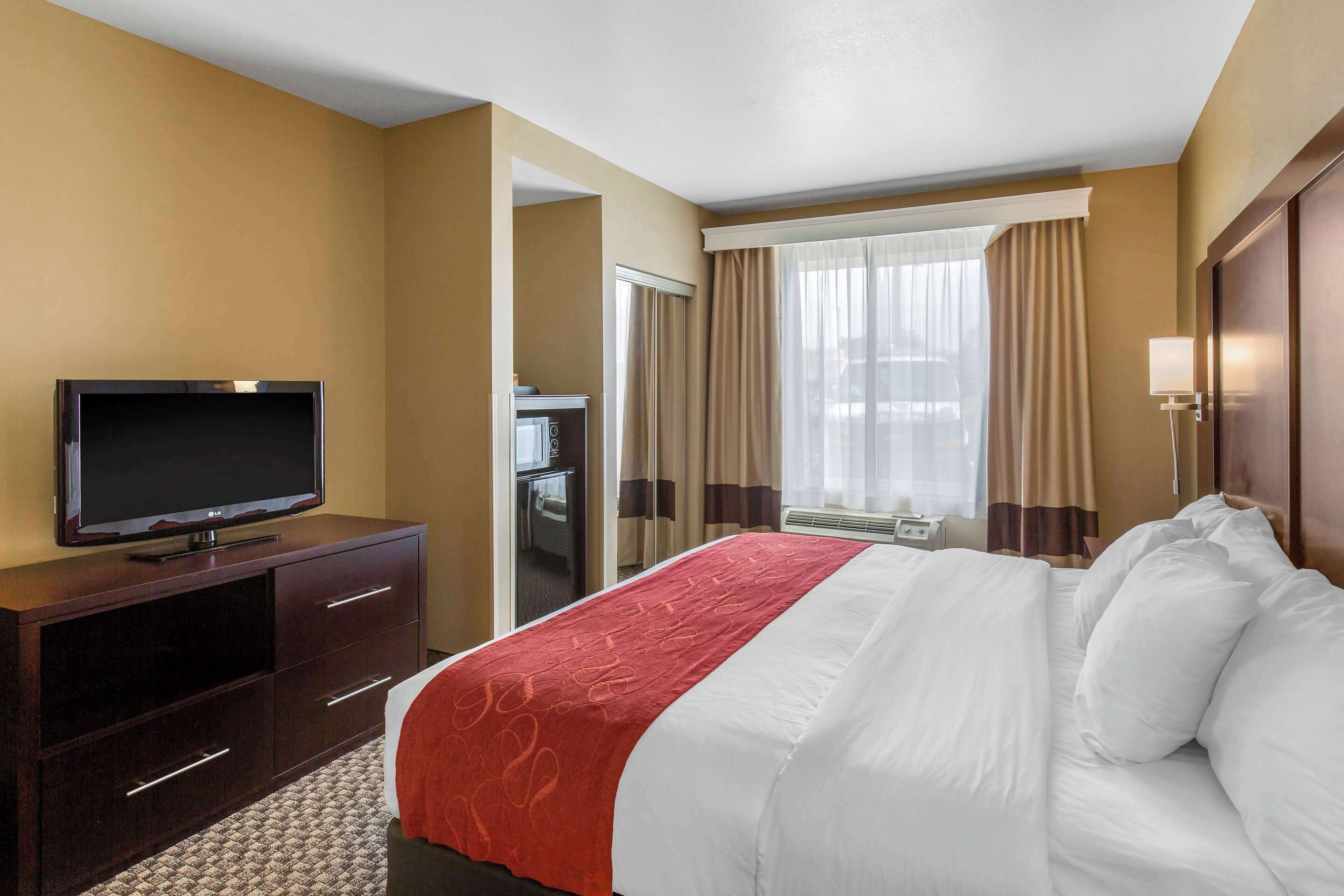 in-room safe, desk, blackout curtains, soundproofing