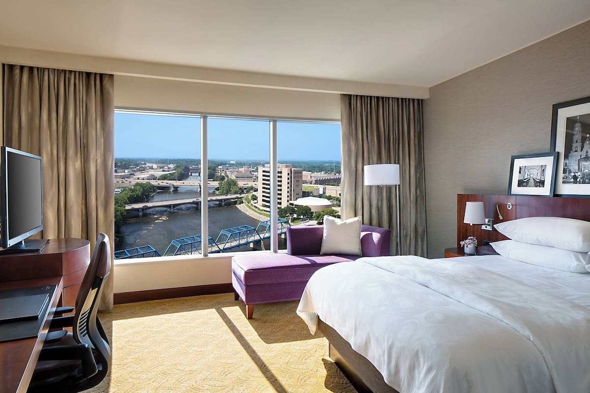 Premium bedding, minibar, in-room safe, desk