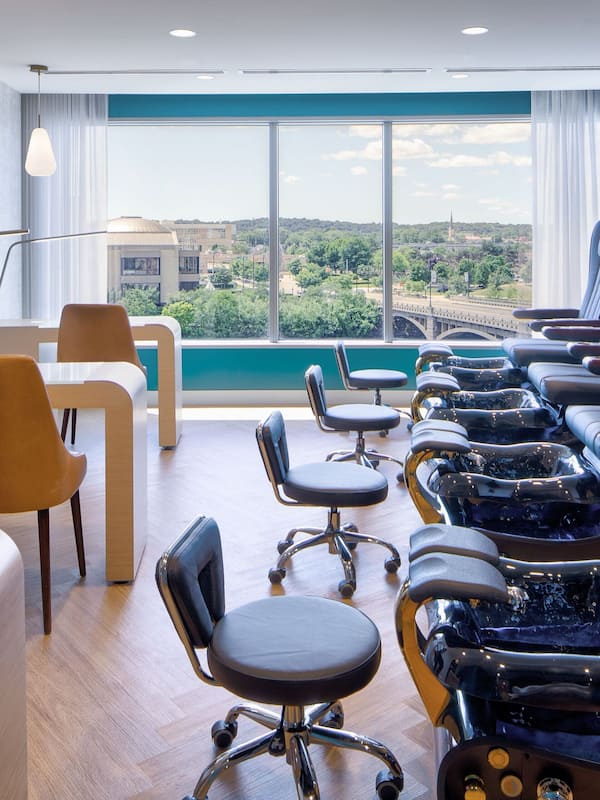 Couples treatment rooms, body treatments, aromatherapy