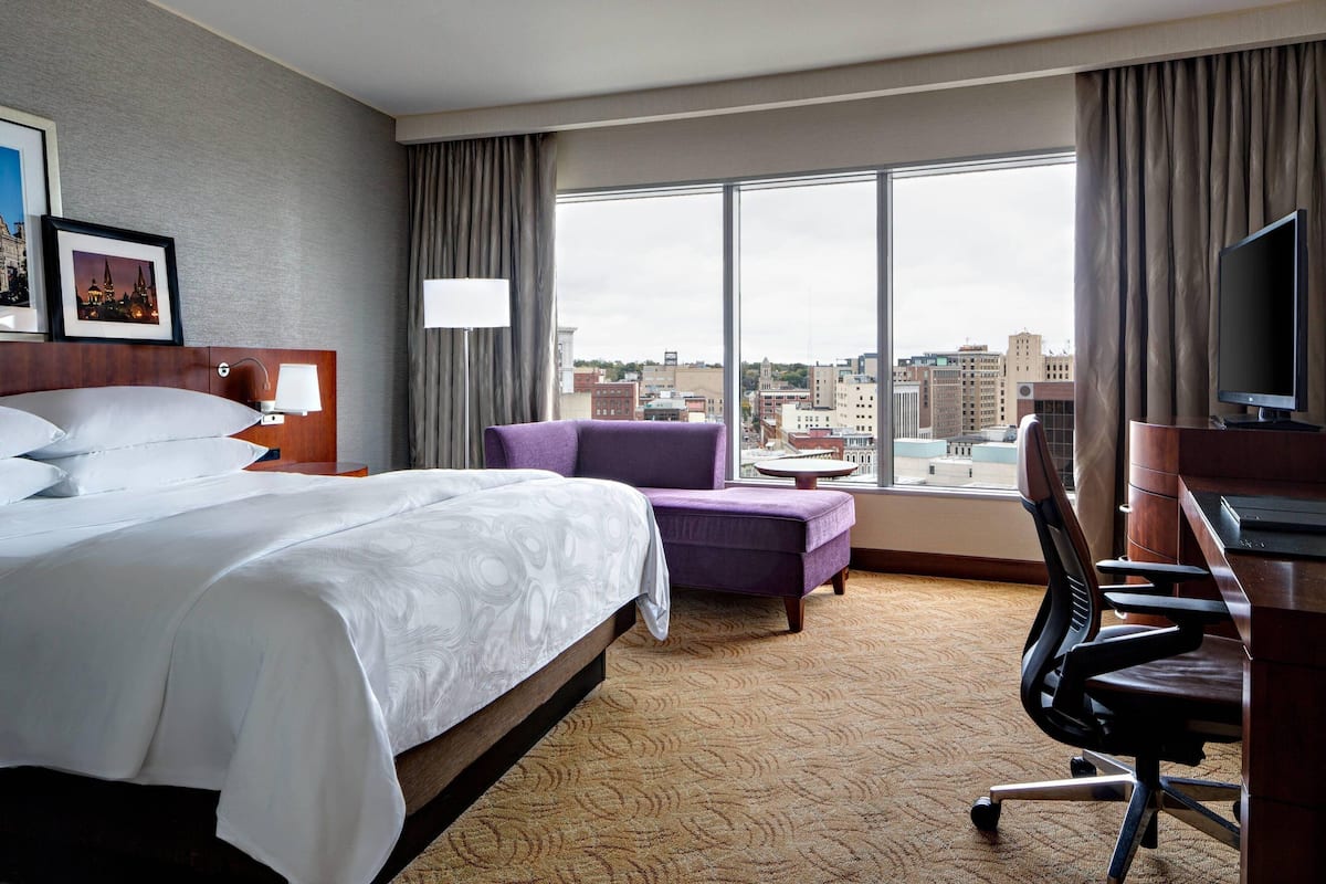 Premium bedding, minibar, in-room safe, desk