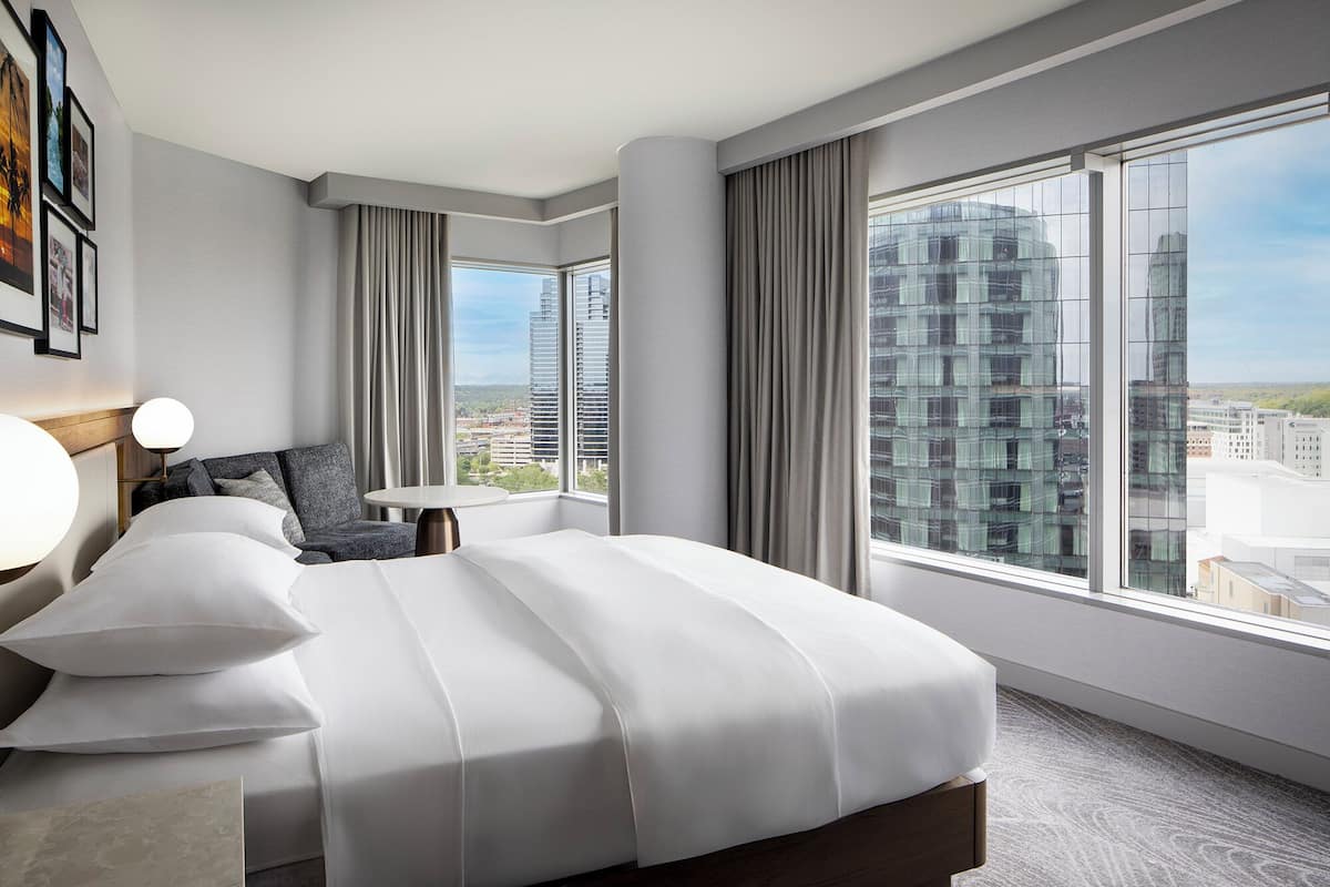 Room, 1 King Bed, City View | Premium bedding, minibar, in-room safe, desk