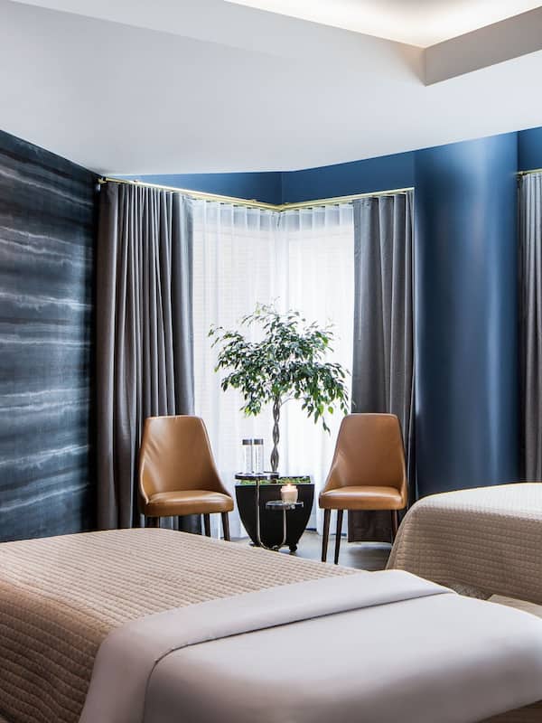 Couples treatment rooms, body treatments, aromatherapy