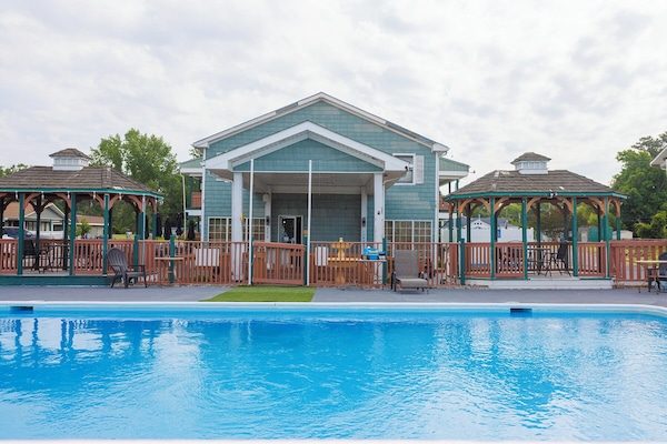 Seasonal outdoor pool