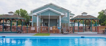 애틀랜틱 쇼어스 인 & 스위트